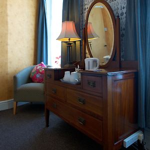 Twin Room Private Bathroom